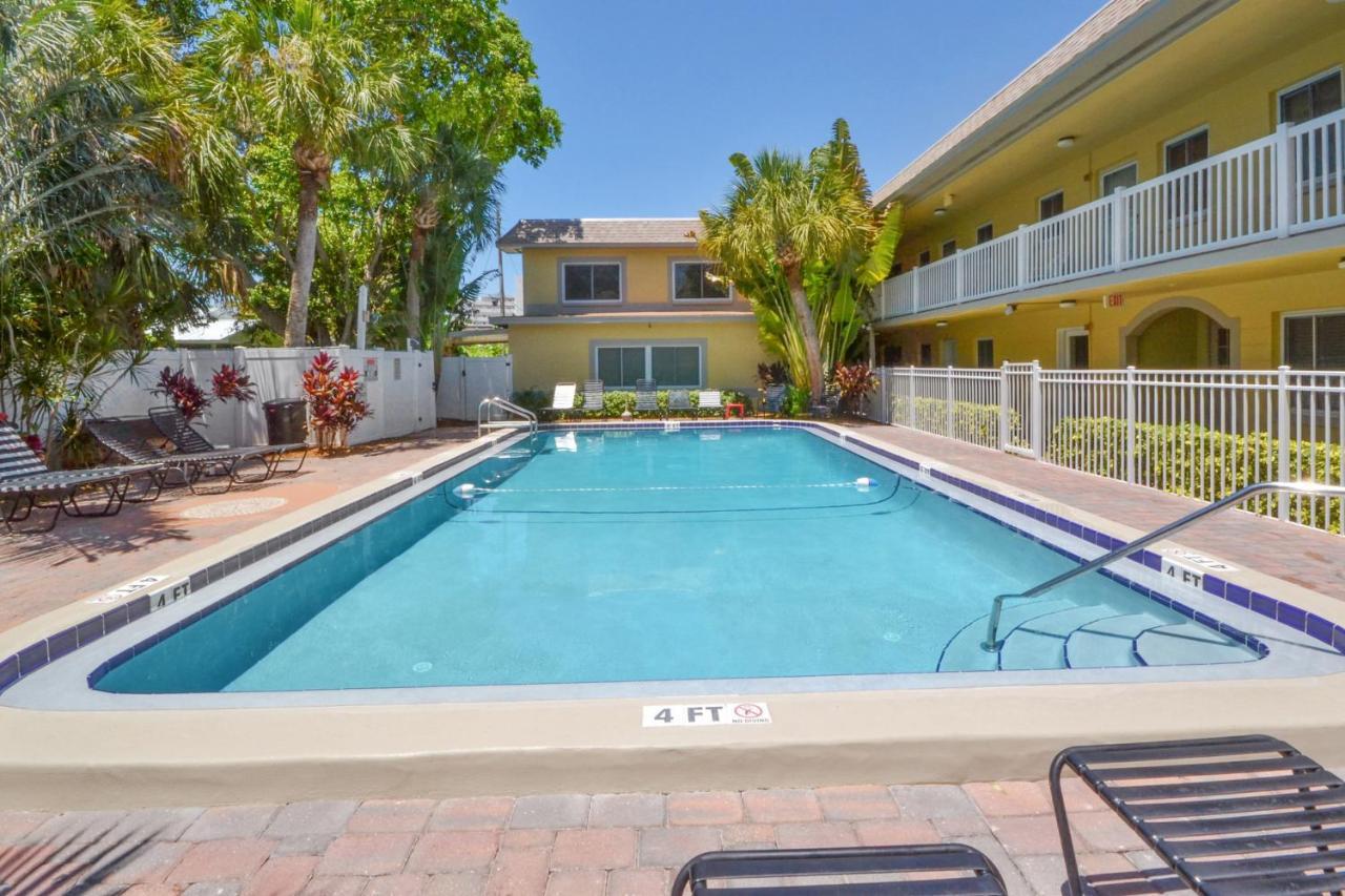 Appartamento Waves 18 St. Pete Beach Esterno foto