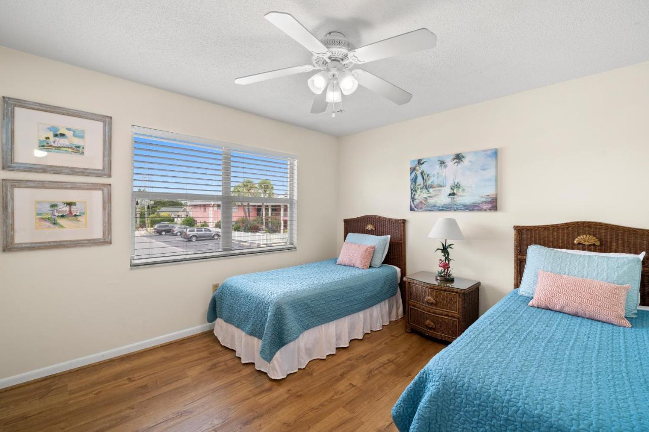Appartamento Waves 18 St. Pete Beach Esterno foto